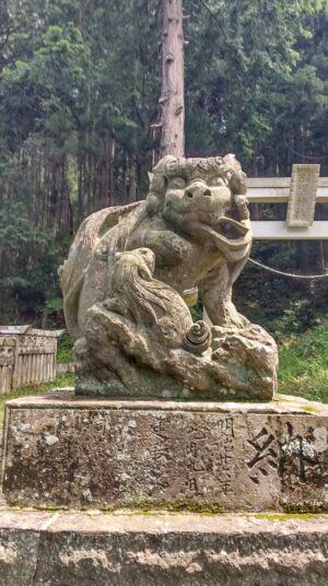 新地山羽黒神社の狛犬